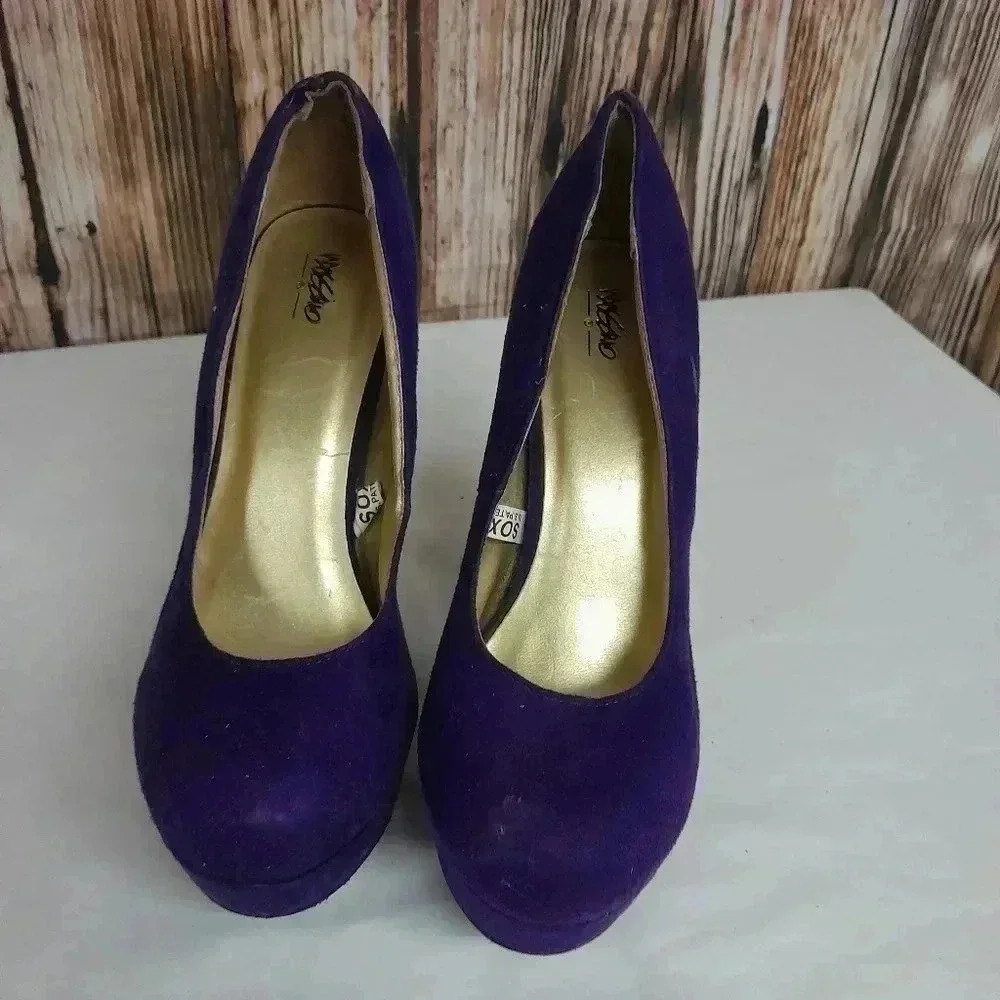 High heels‎